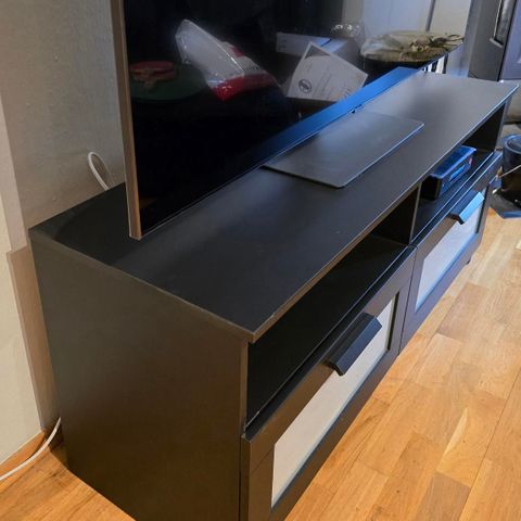 Ikea TV-benk til salgs