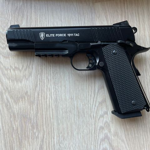 CO2 pistol 1911 Elite Force