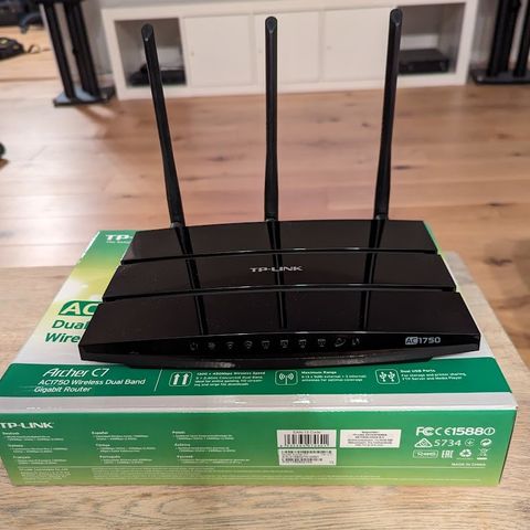 TP-Link Archer C7 wifi router
