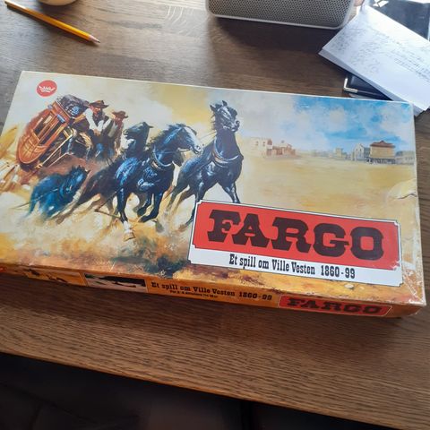 FARGO. DAMM. NORSK WESTERN/ COWBOY BRETTSPILL FRA 80TALLET.