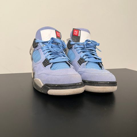 Jordan 4 unc, nesten ny. Kommer med sko boks