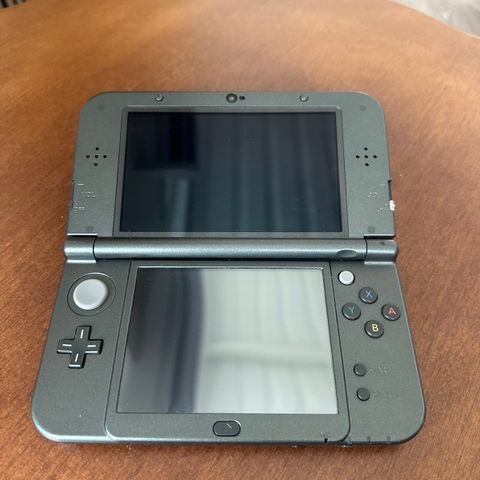 New Nintendo 3DS XL med spill selges!