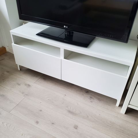 TV-bord Hvitt kr 400
