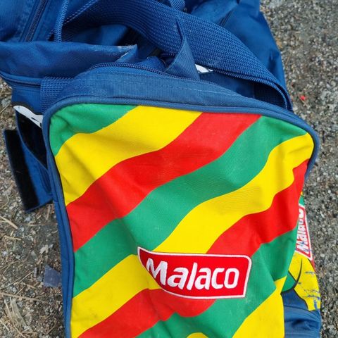 Malaco bag selges