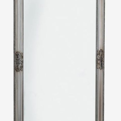 Stort speil i sølvramme