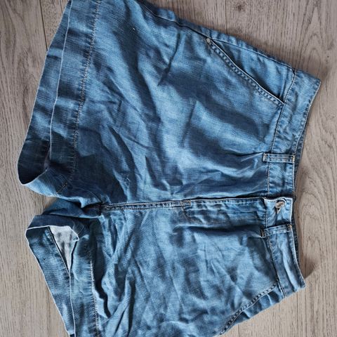 Shorts Guess str. 27