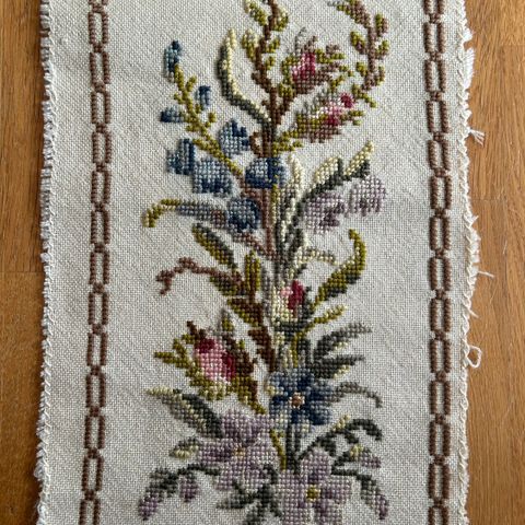 Broderi med blomster