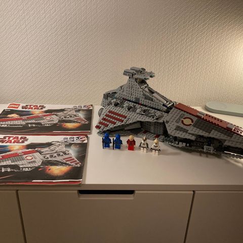 Lego Star Wars. Venator-Class Republic Attack Cruiser. 8039