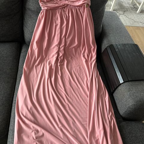 Lang kjole i delikat rosa