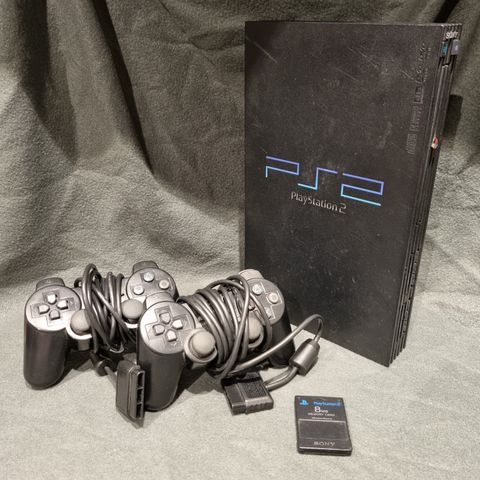 Playstation 2 med 2 kontrollere