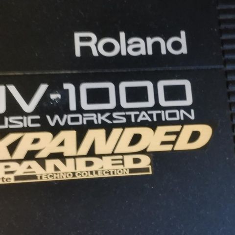 Roland JV1000