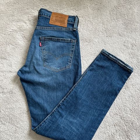 LEVI’S Lot 502