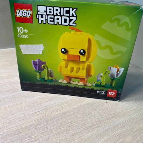 NY!  Lego Brick heads 40350