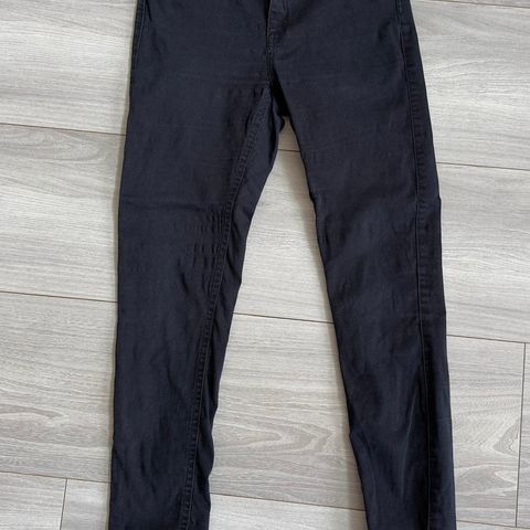 Molly jeans fra Gina tricot str M