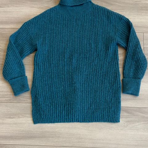 Lang genser/tunika, turkis fra Cubus, oversized str S. Kun brukt to ganger