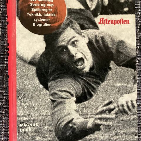RETRO-1eldre flott fotball bok«FOTBALLBOKEN»1967. H. 16,75 cm B. 11,75 cm, 208 s
