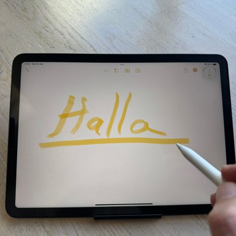 Nesten ny iPad air med apple pencil (2. gen) (Stealth gray)