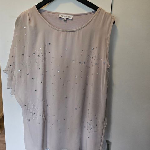 Nydelig overdel/bluse fra Sorbet str Medium