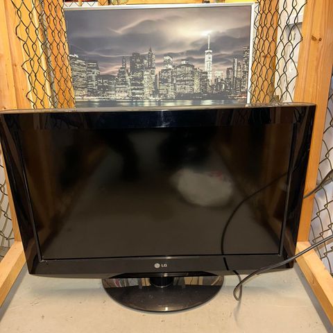 LG TV 32". Mod. 2000