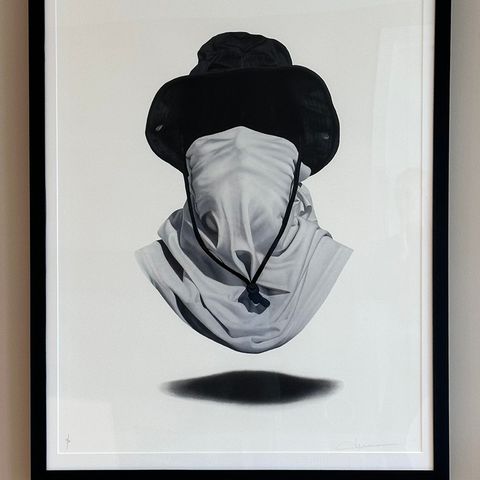 Nuno Viegas - Shirt mask x Safari Hat, ferdig innrammet