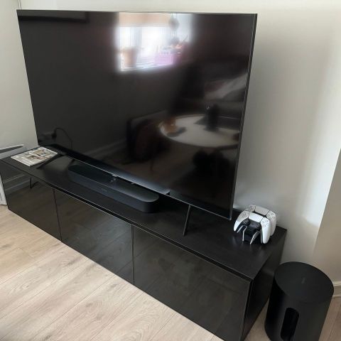 TV-benk fra IKEA selges