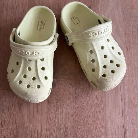 CROCS