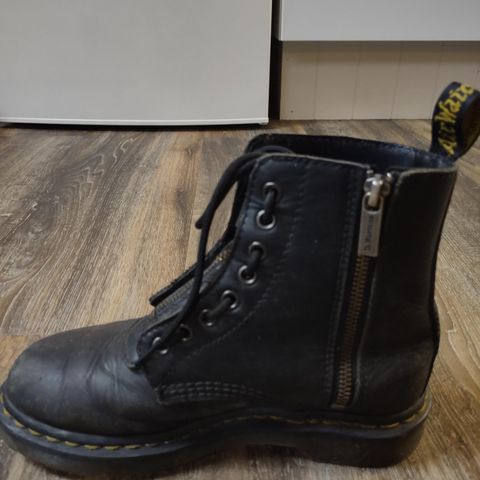Dr. Martens 1460 Pascal Front Zip Nappa