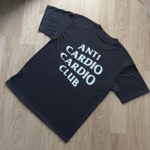 T skjorte ANTI CARDIO CARDIO CLUB
