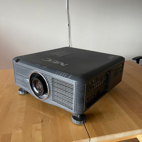 NEC PX700W Projektor