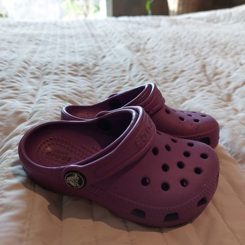 Lila Crocs str 8