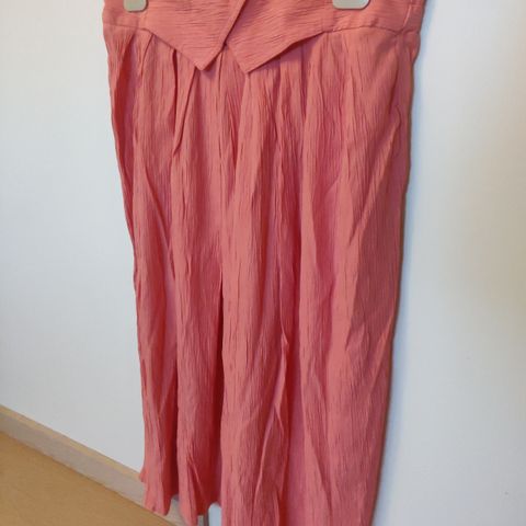 Vintage plissert midiskjørt i 100% viscose