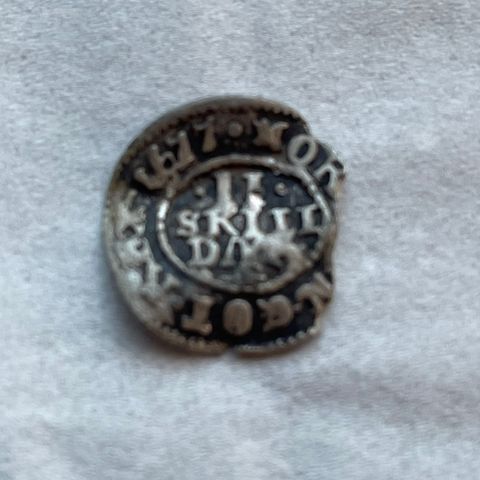 mynt fra 1677 ønsker bud! Flere mynter som jeg ikke var greit å finne ut av!