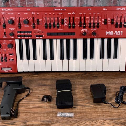 Behringer MS-101 red synth