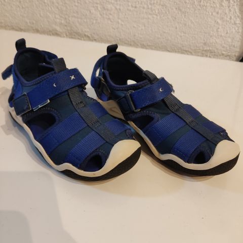 Sandaler/ innesko barn fra Geox 29 størrelse