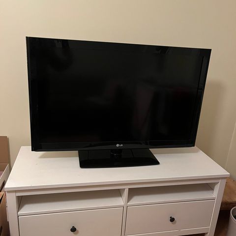 Hemnes TV-benk fra IKEA