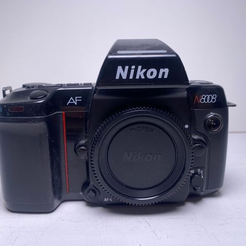 23. Nikon N8008 - 35mm film fotoapparat autofokus