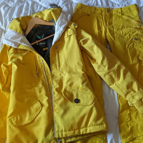 Ski/Snowboard Burton jacket and pants