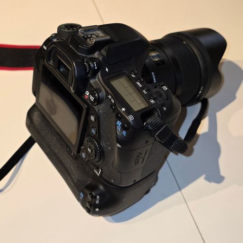 Lite brukt Canon 80D med utstyr