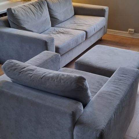 Klassisk Bolia sofa, stol og puff i grå alcantara