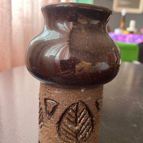 Laholm vase fra Sverige i keramikk