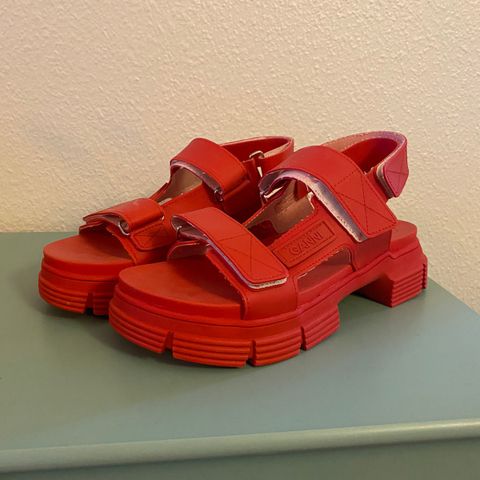Ganni røde sandaler
