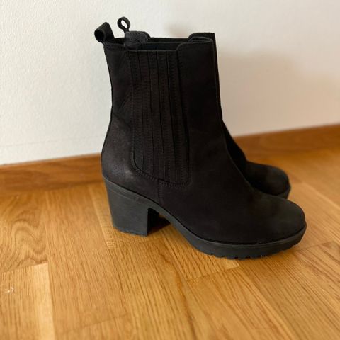 Sko, boots (Roots), sandaler (nye) og regn støvler (rieker)