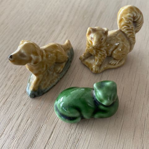 Hund, Ekorn og katt settekassefigurer 1980 tallet