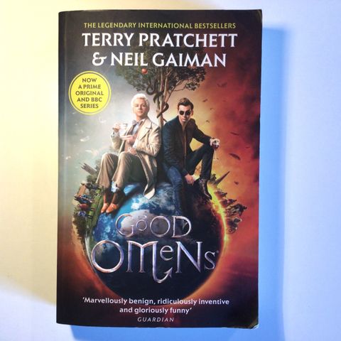 Bok - Good Omens av Terry Pratchett & Neil Gaiman på Engelsk (Pocket)