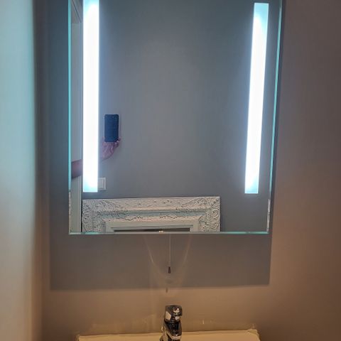 Speil med lys 50 x 70 cm