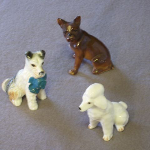 Tre hunder av porselen