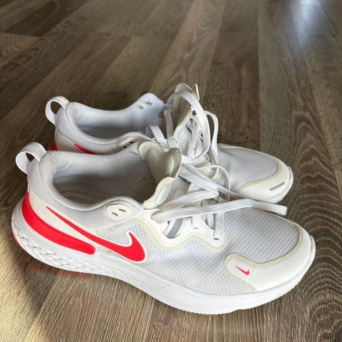 Nike React sko str 38,5