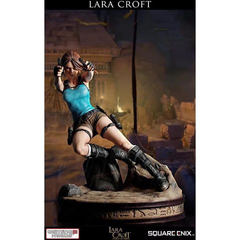 Tomb raider Lara Croft statue -GamingHeads