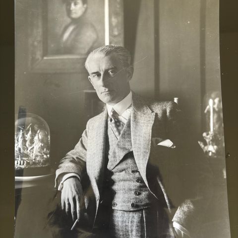 RAVEL - fotografi fra ca 1925 med stempel fra studio