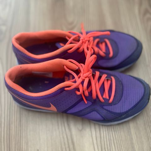 Nike joggesko størrelse 38,5